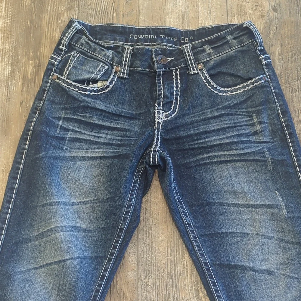 COWGIRL TUFF "Edgy" bootcut med wash rodeo jeans Style #JEDGYJ sz 26x33L EUC - Picture 10 of 16